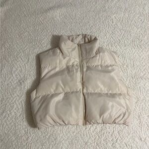 Cropped Puffy Vest in Soft Cream